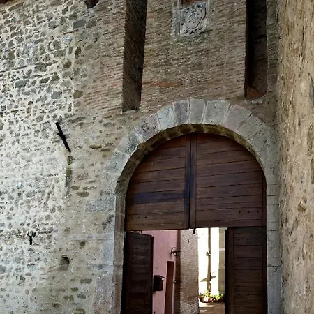 Torre Della Botonta לינה וארוחת בוקר