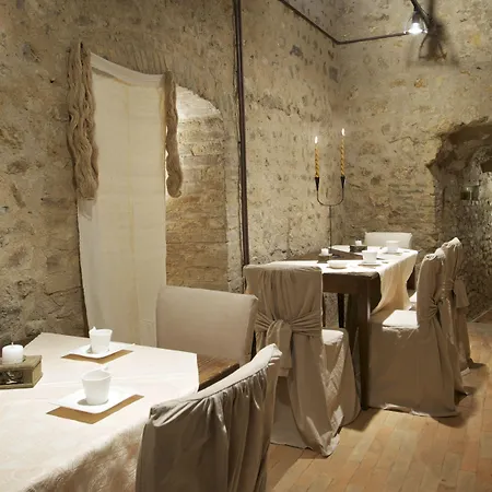 Torre Della Botonta Alojamento de Acomodação e Pequeno-almoço Castel Ritaldi