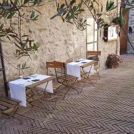 לינה וארוחת בוקר Torre Della Botonta Castel Ritaldi